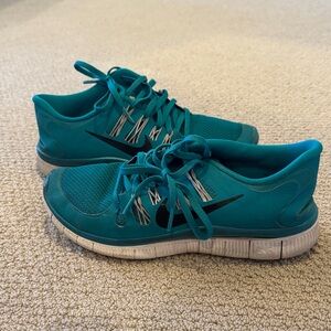 Nike Women's Teal Sneakers